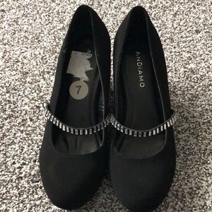 Ladies’ Andiamo size 7 wedge slip-ons